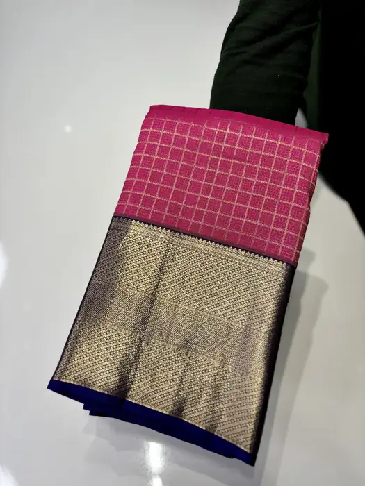 Pure Kanchipuram Silk Saree in Vibrant Pink & Deep Violet initial view