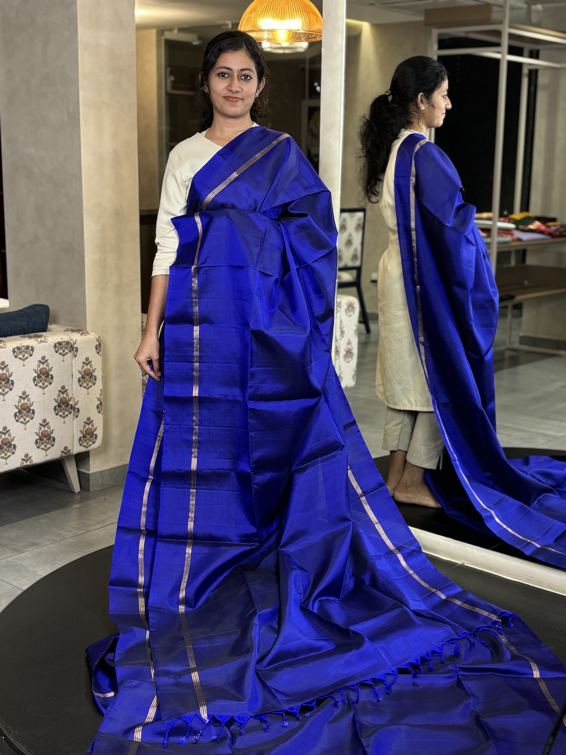 Electric Blue Minimal Kanchipuram Soft Silk Saree - Image 3