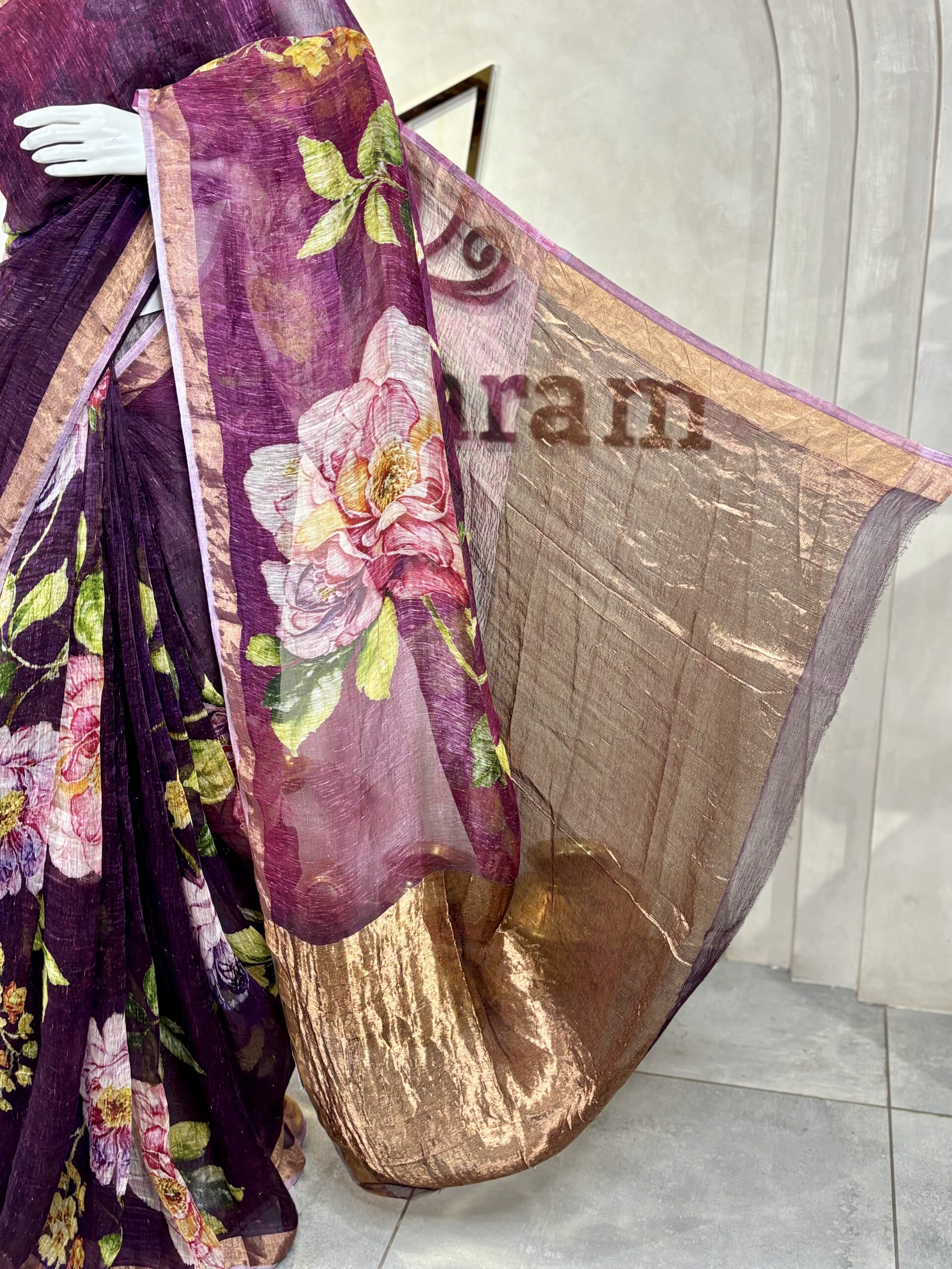 Silk Linen Sarees with Floral Print & Tissue Pallu - Image 5