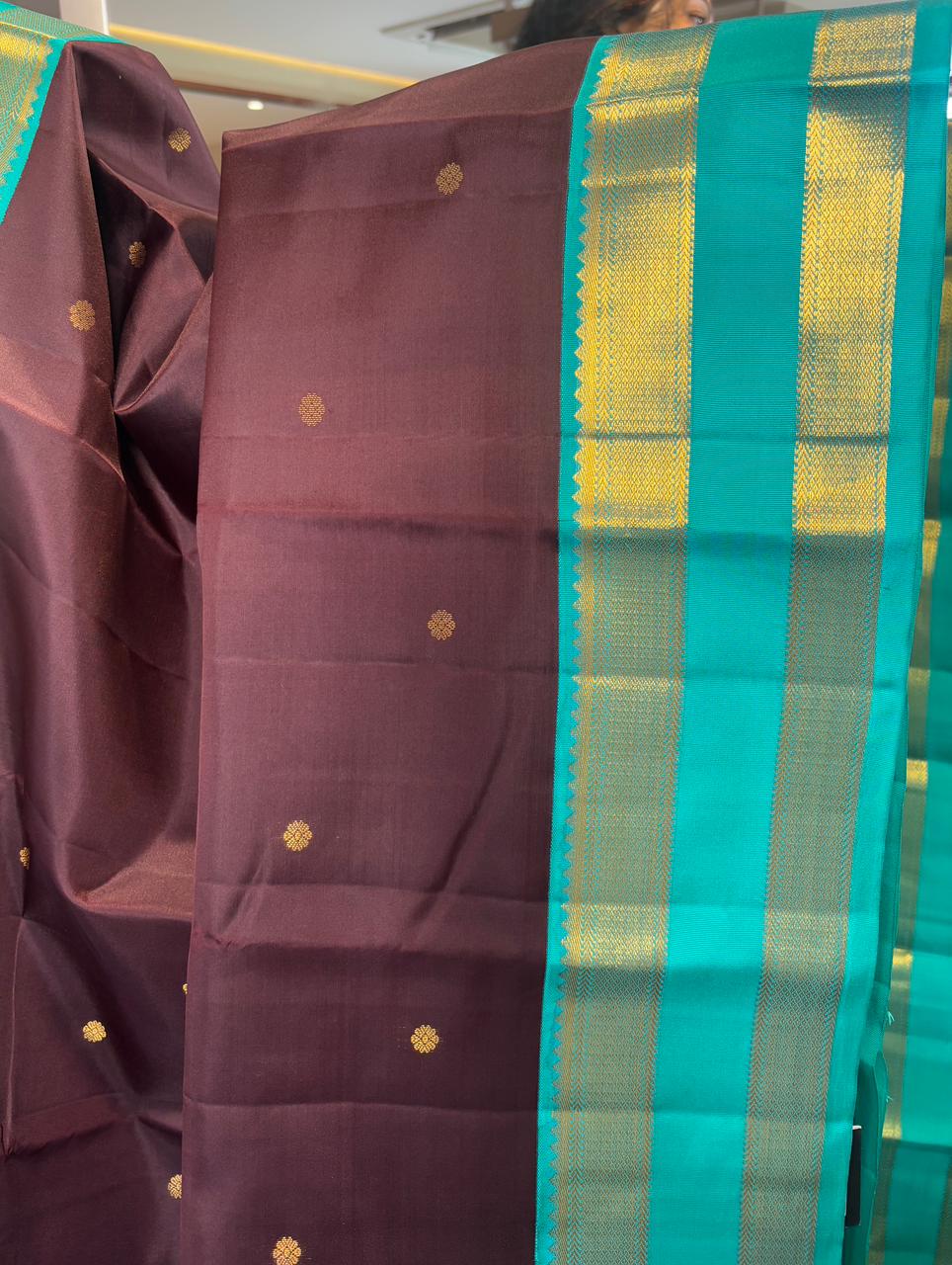 Pure Kanchipuram Silk Saree in Chocolate Brown with Turquoise Contrast - Image 6