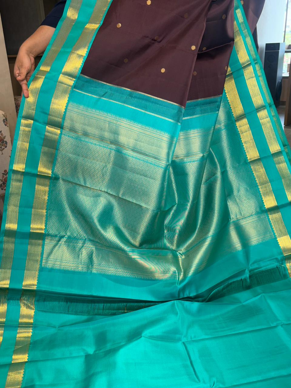 Pure Kanchipuram Silk Saree in Chocolate Brown with Turquoise Contrast - Image 4