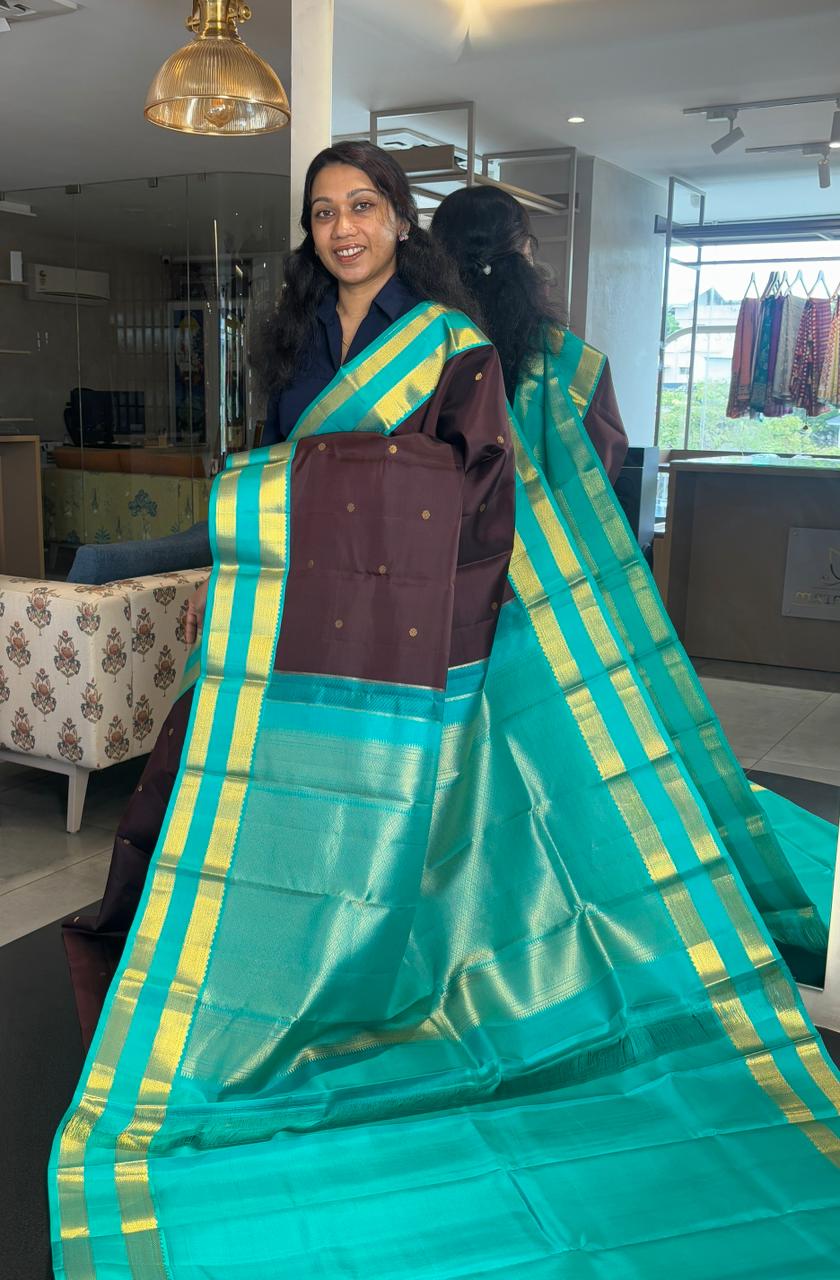 Pure Kanchipuram Silk Saree in Chocolate Brown with Turquoise Contrast - Image 3