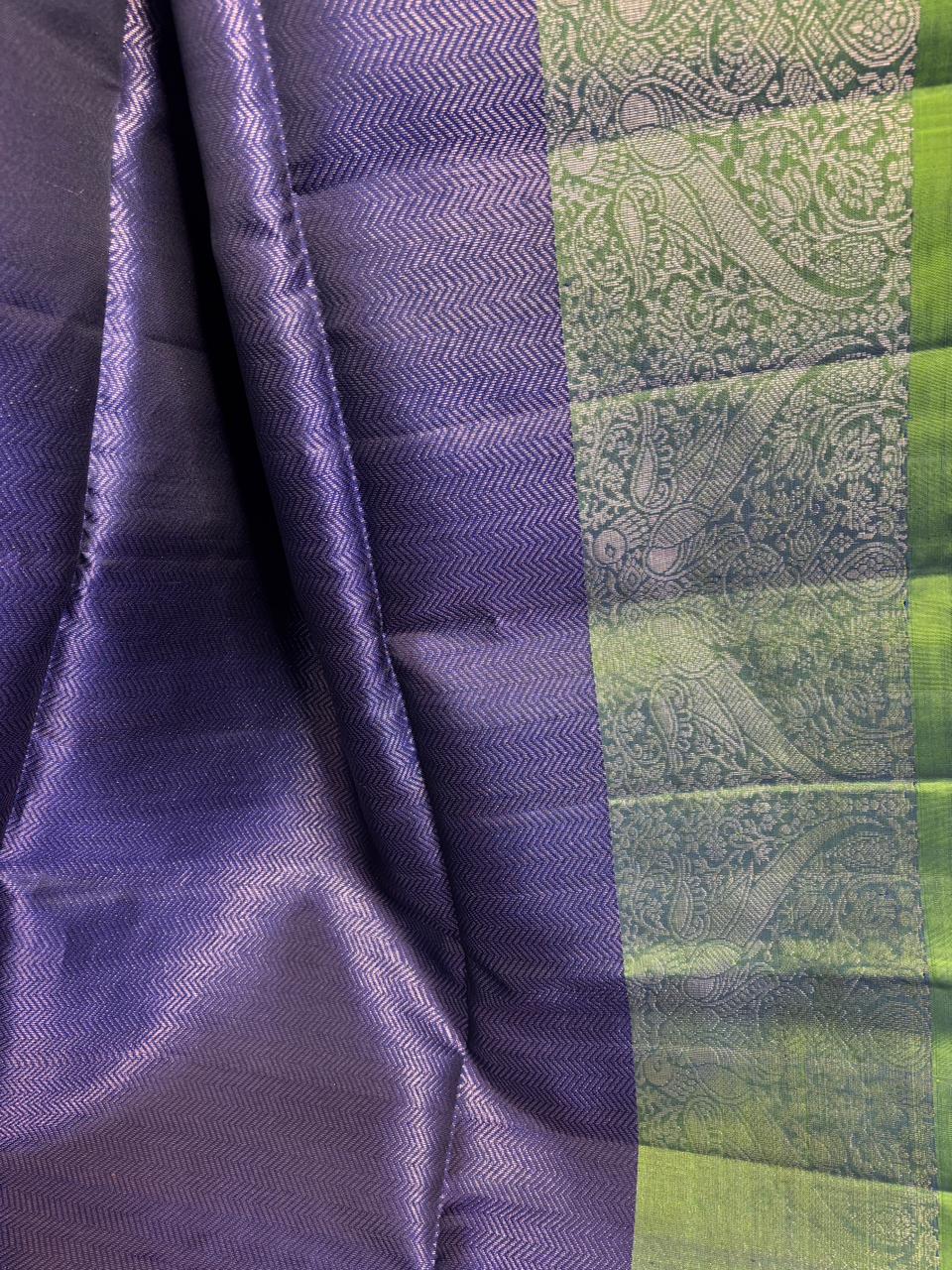 Indigo Blue Kanchipuram Soft Silk Saree with Parrot Green Zari Border - Image 4