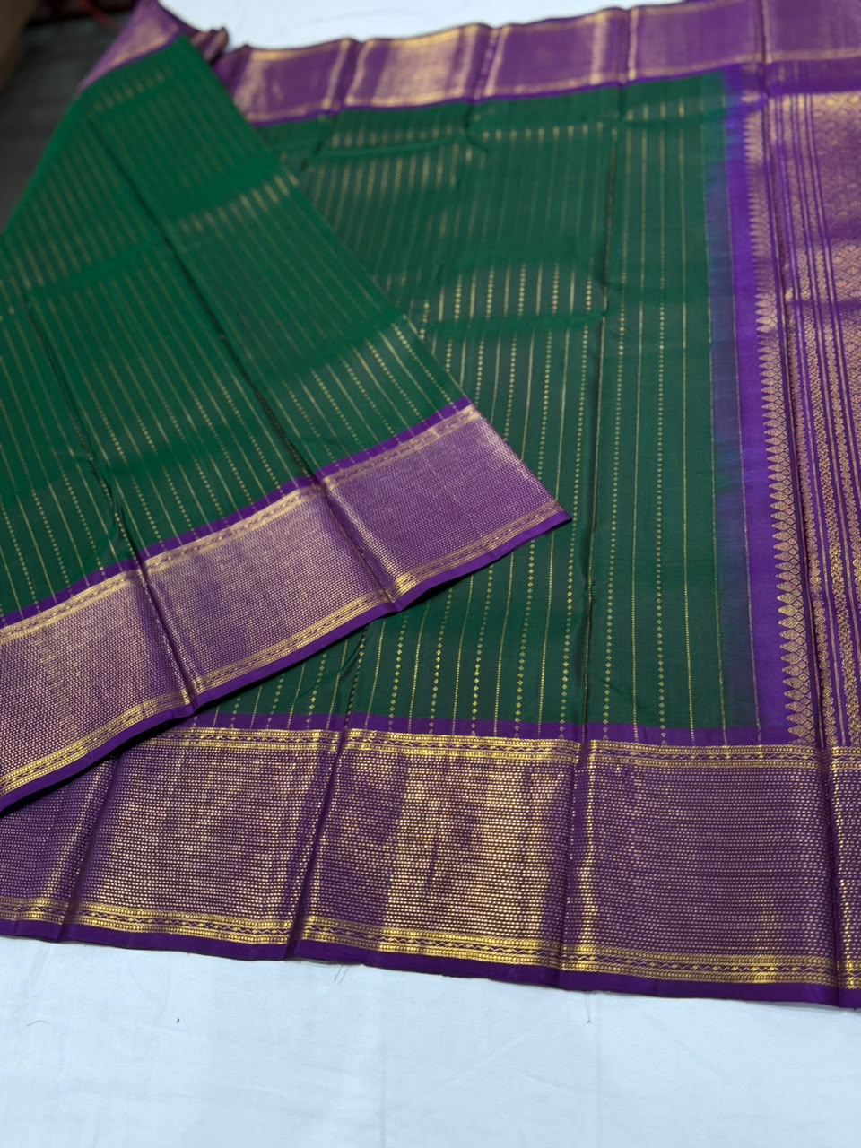Pure Kanchipuram Silk Saree In Emerald Green with Royal Purple Border - Image 5