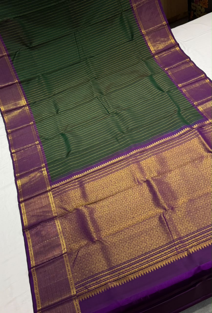 Pure Kanchipuram Silk Saree In Emerald Green with Royal Purple Border - Image 2