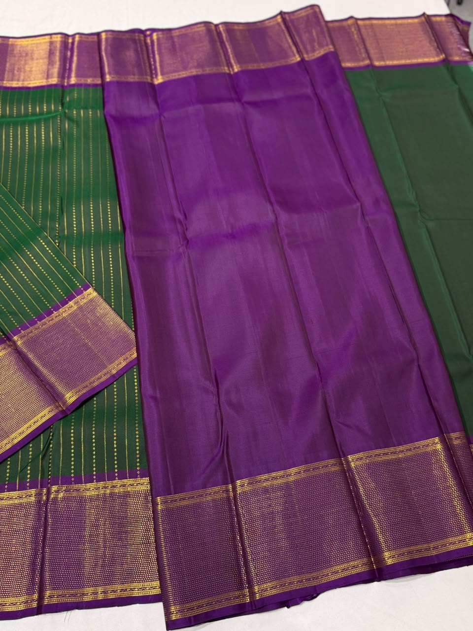 Pure Kanchipuram Silk Saree In Emerald Green with Royal Purple Border - Image 4